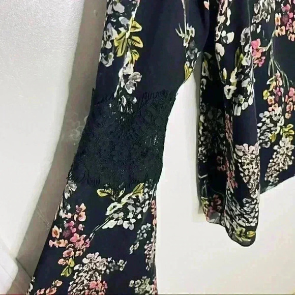 NWT Stone Cold Fox Bateau Neckline Floral Bell Sleeve Blouse Lace Bohemian - Picture 6 of 9